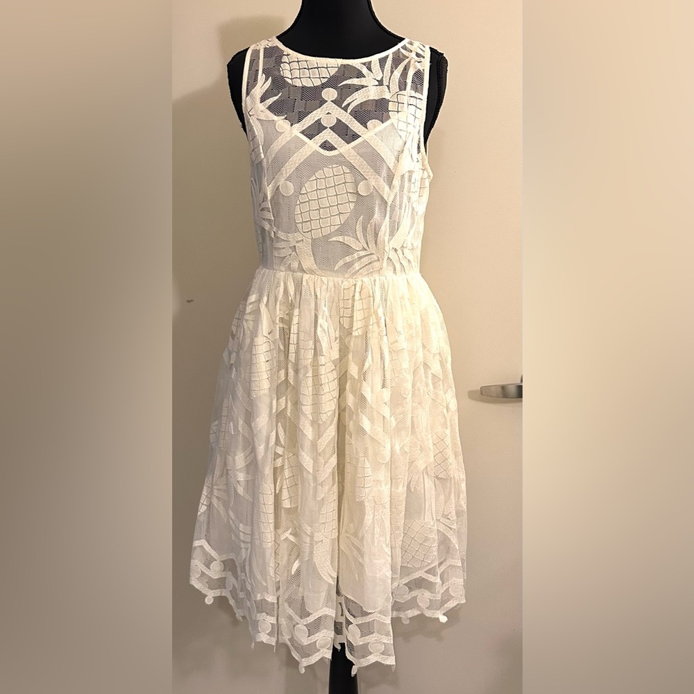 Anthropologie Maeve Pina White Lace Pineapple Dress. Size 6